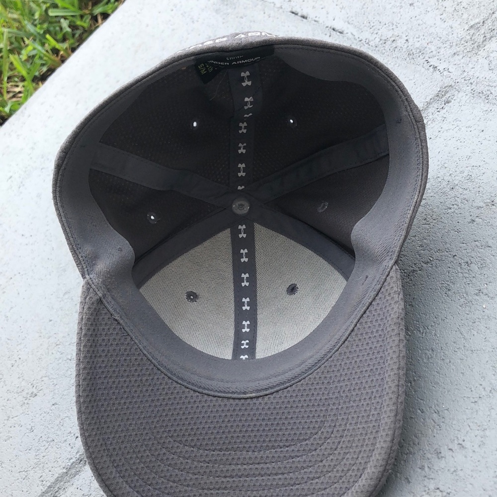 Boys Gray Under Armour Hat. - Picture 3 of 4